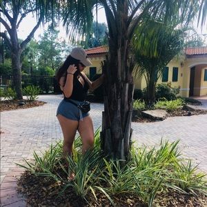 Meet your Posher, Megan